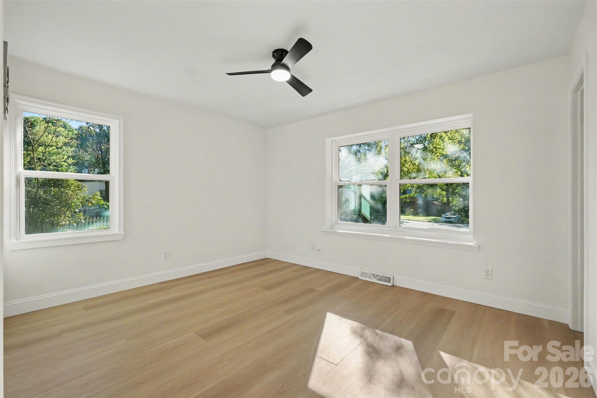 Single Family Residence at 5707 Kallam Court, Charlotte, photo 8 of 13