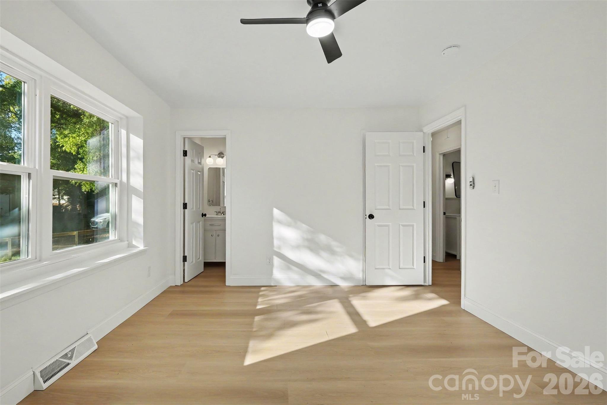 Single Family Residence at 5707 Kallam Court, Charlotte, photo 9 of 13