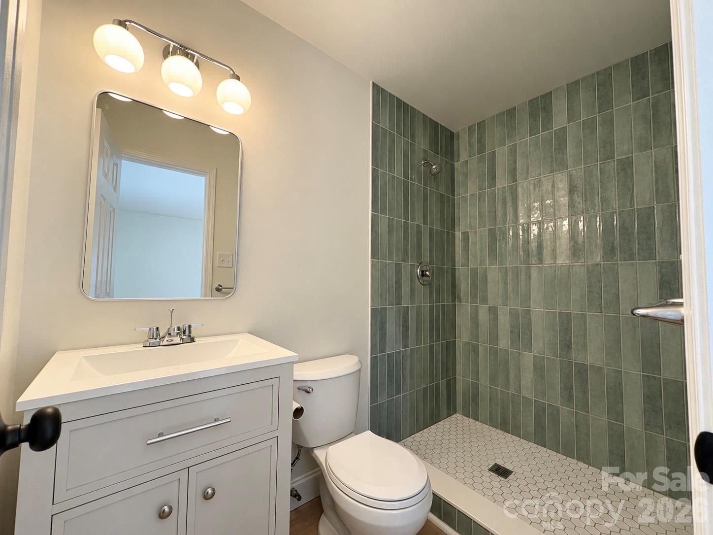 Single Family Residence at 5707 Kallam Court, Charlotte, photo 10 of 13