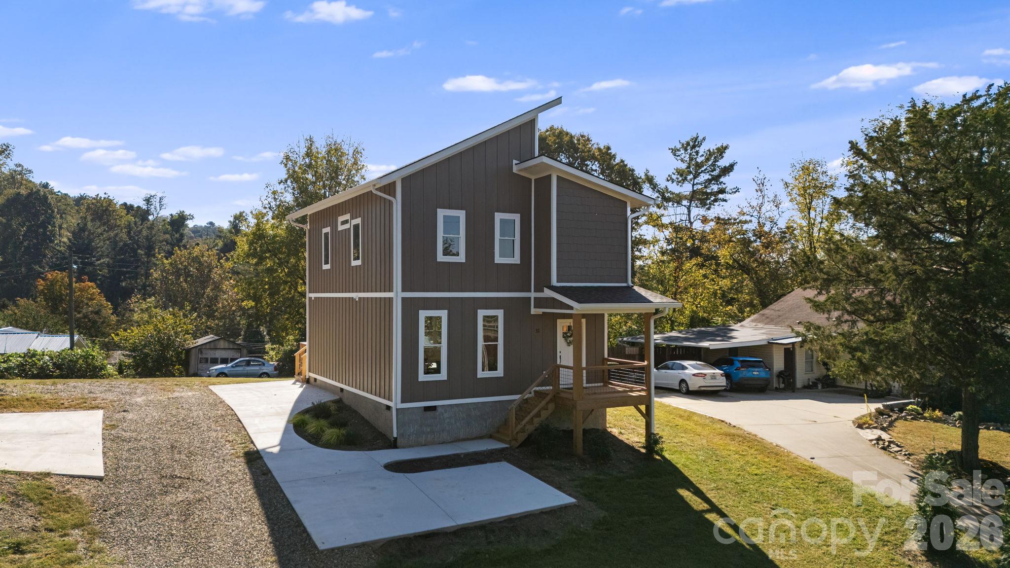 Single Family Residence at 31 Elkwood Avenue, Asheville, photo 2 of 43