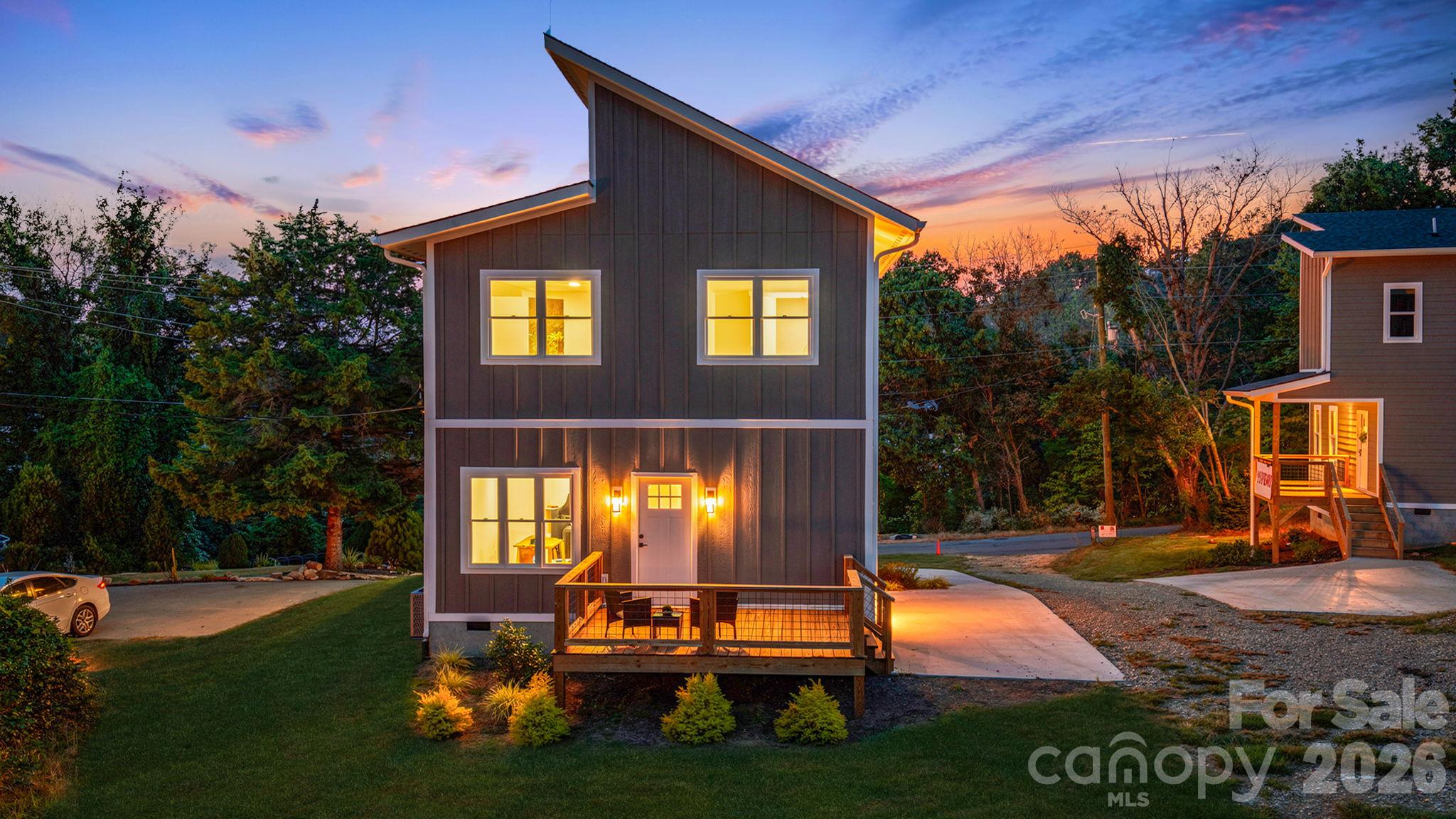 Single Family Residence at 31 Elkwood Avenue, Asheville, photo 3 of 43