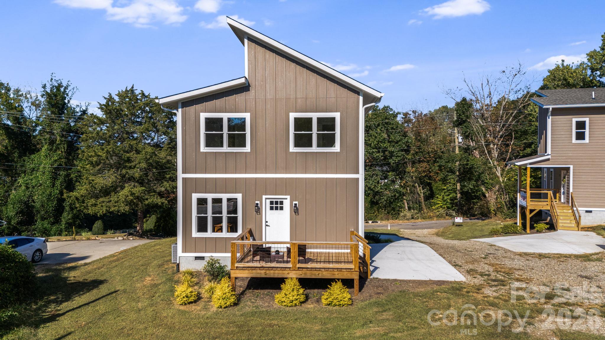 Single Family Residence at 31 Elkwood Avenue, Asheville, photo 4 of 43