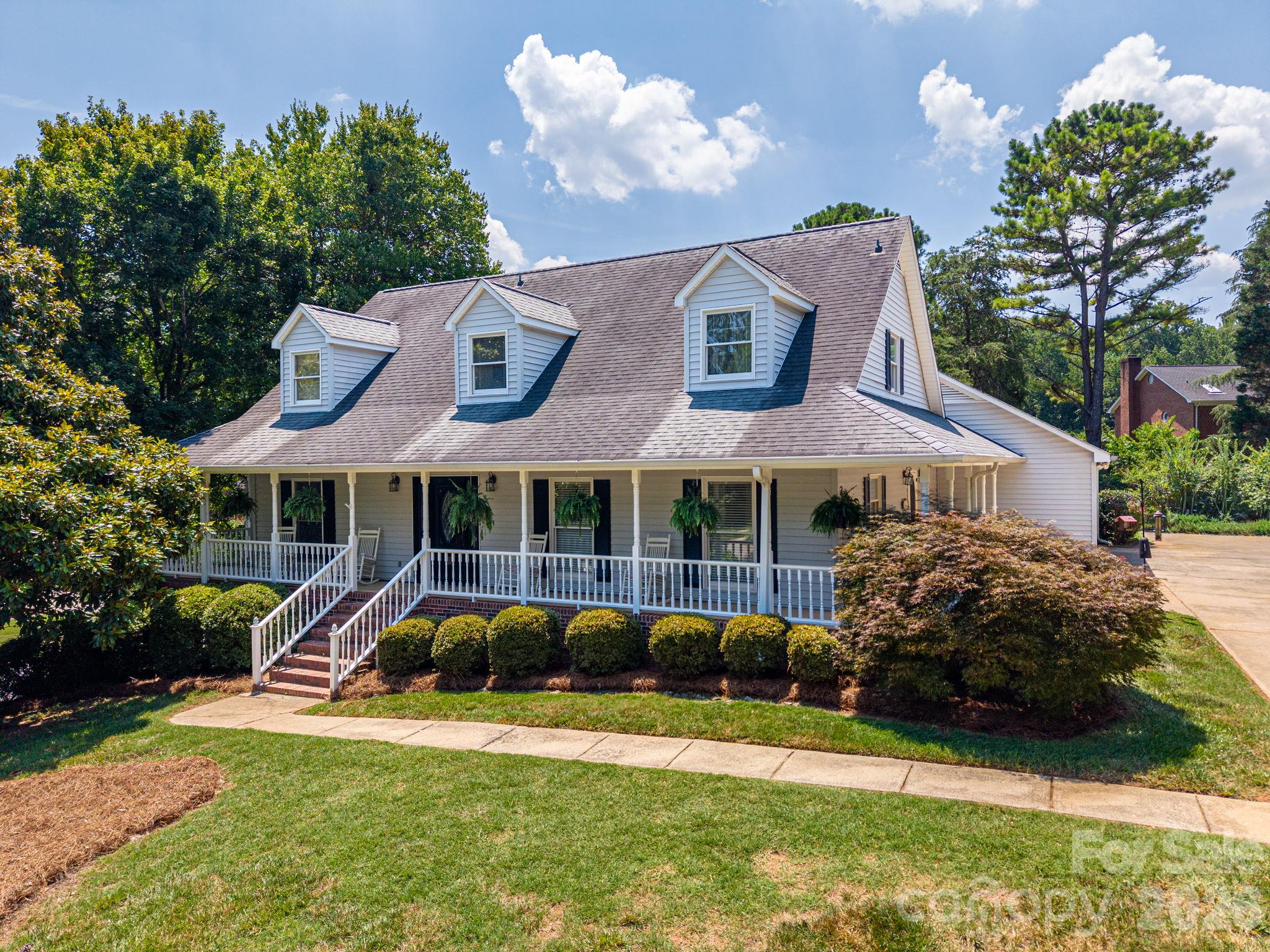 Single Family Residence at 2723 Steeplechase Road, Gastonia, photo 2 of 32