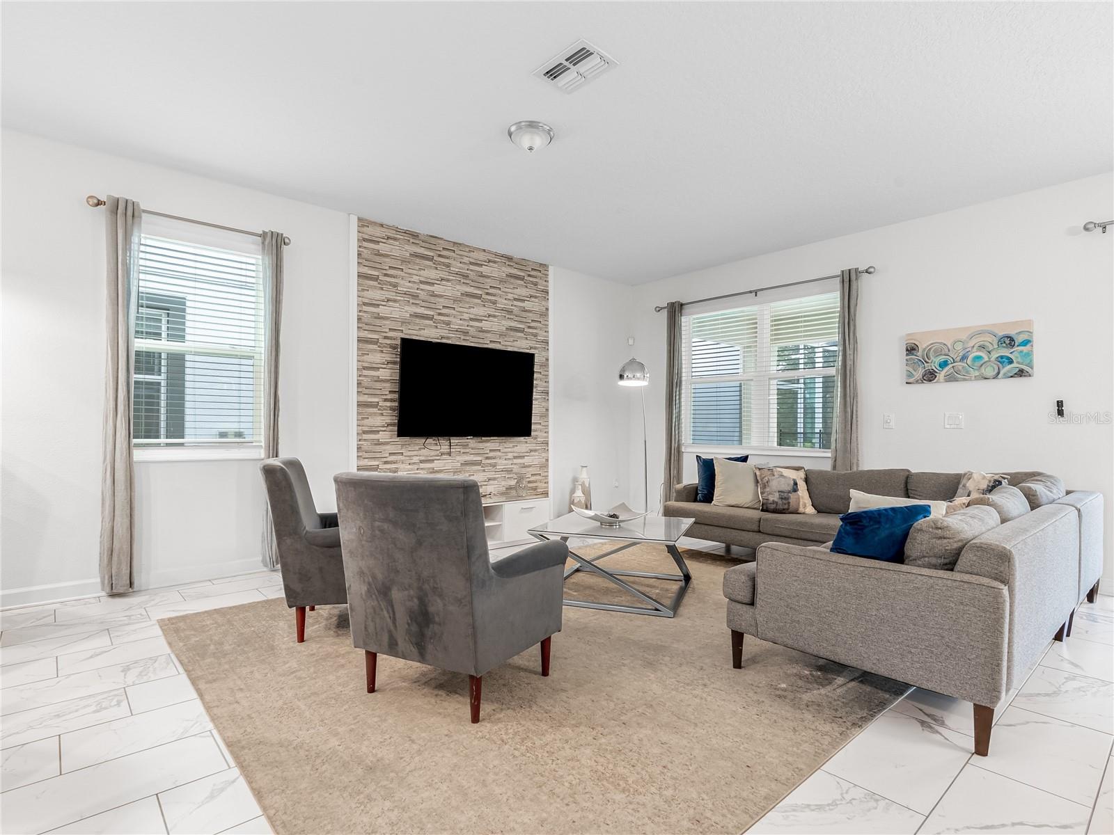 Single Family Residence at 8809 CRUDEN BAY CT, DAVENPORT, photo 13 of 61