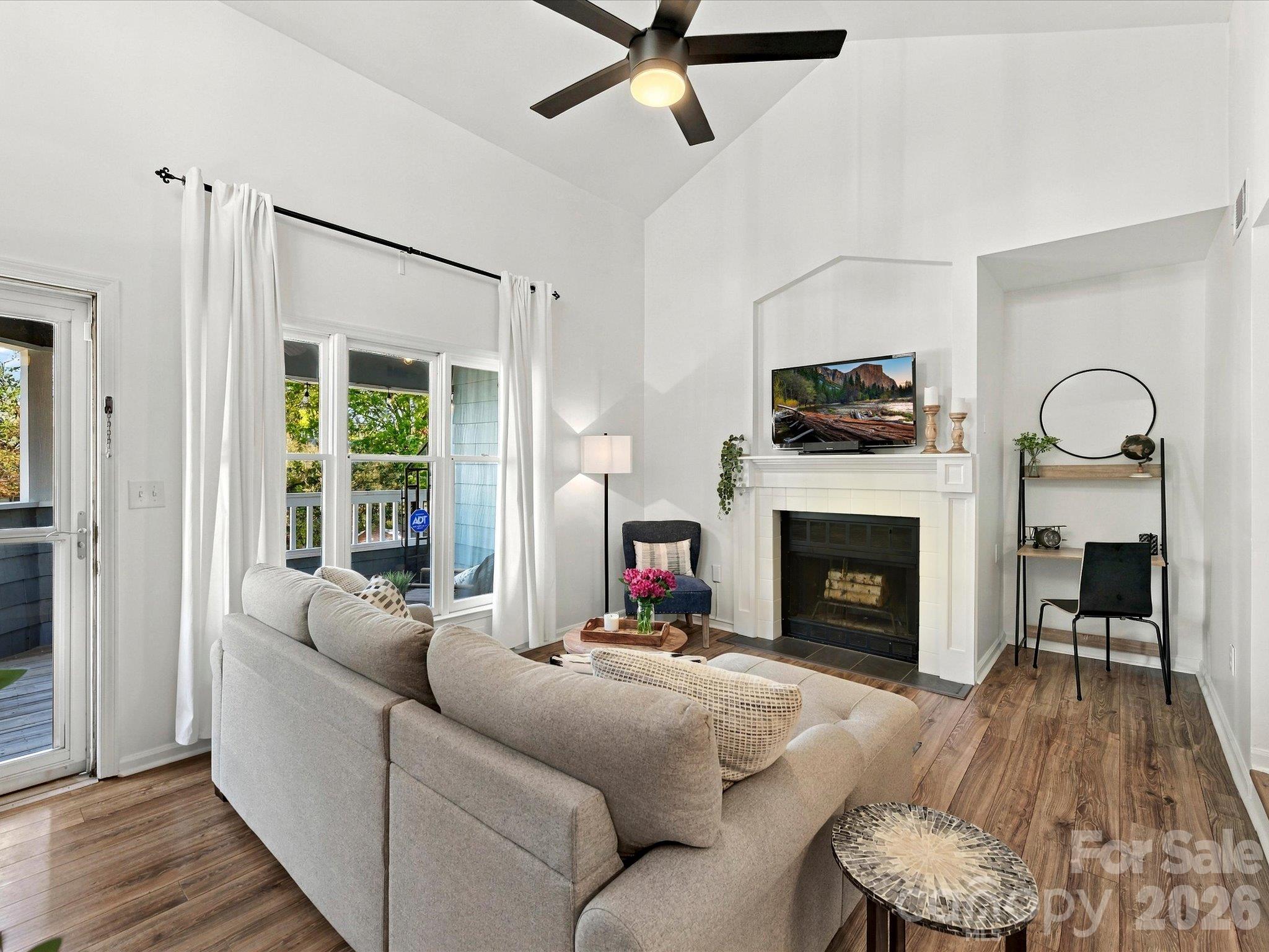 423 W 8th Street