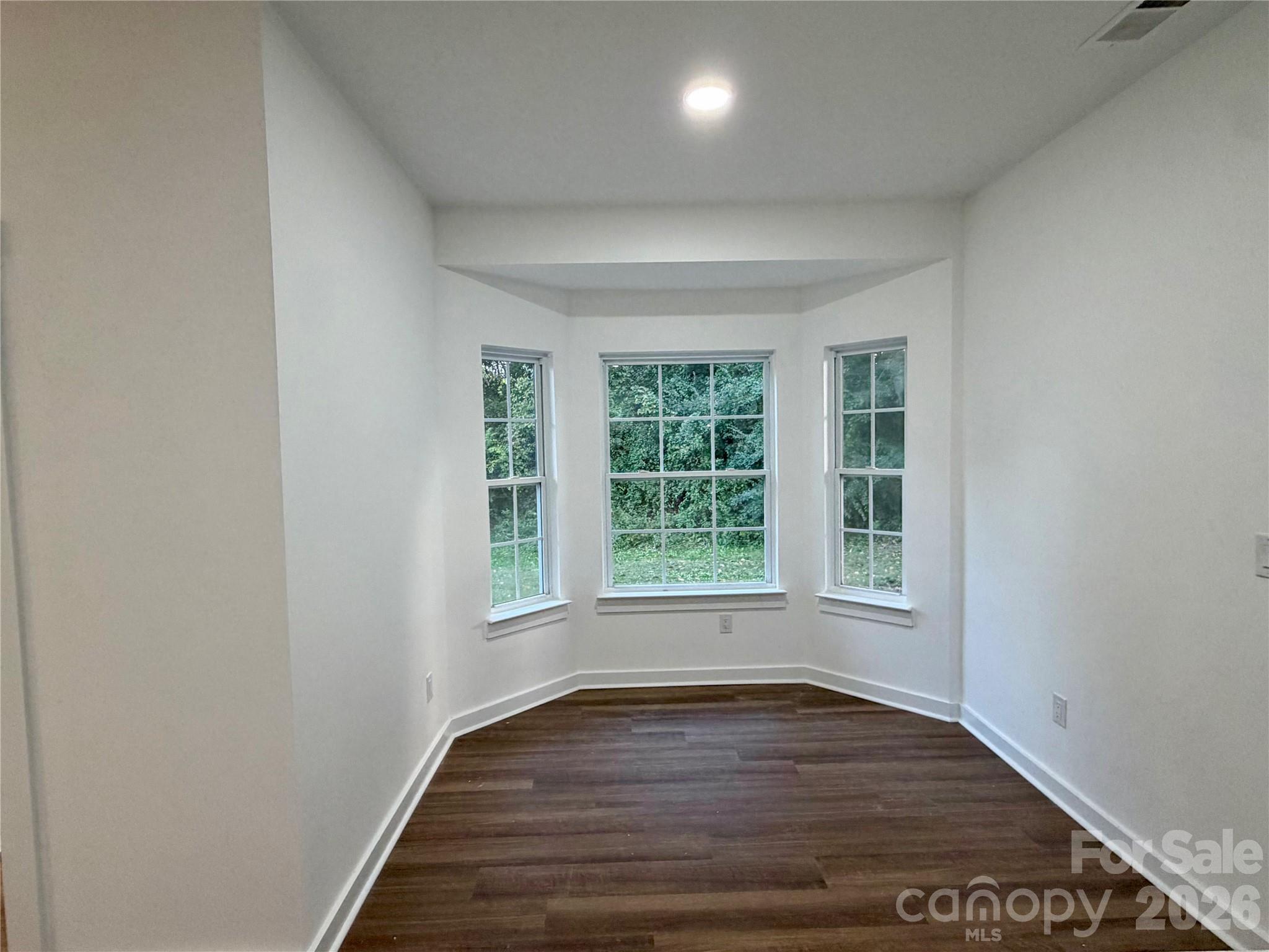 Breakfast Area, NEW LVP Flooring on main level. - 116 Huckleberry Lane, Mount Holly