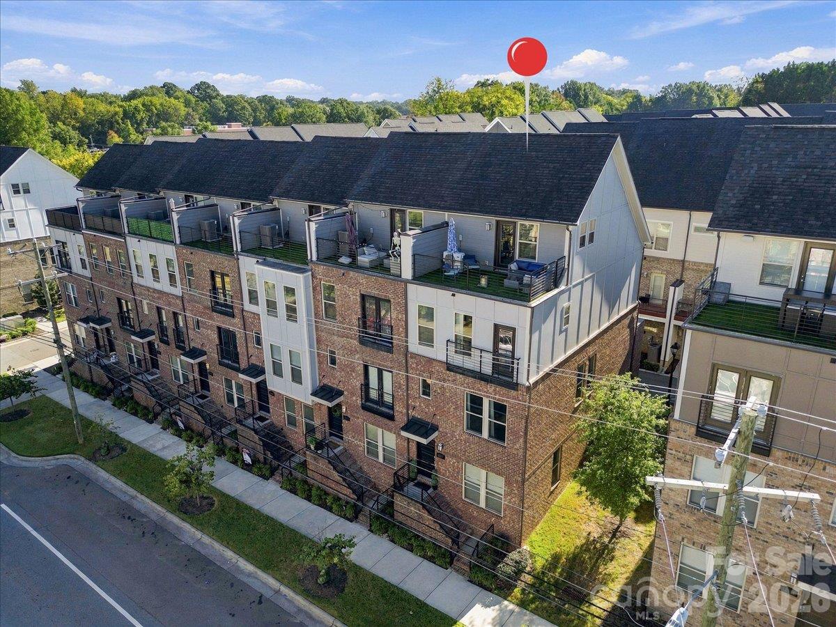 Townhouse at 12107 Brooklyn Avenue, Charlotte, photo 7 of 37