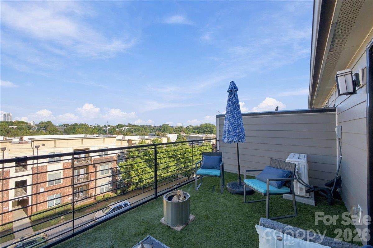 Rooftop Terrace - 12107 Brooklyn Avenue, Charlotte