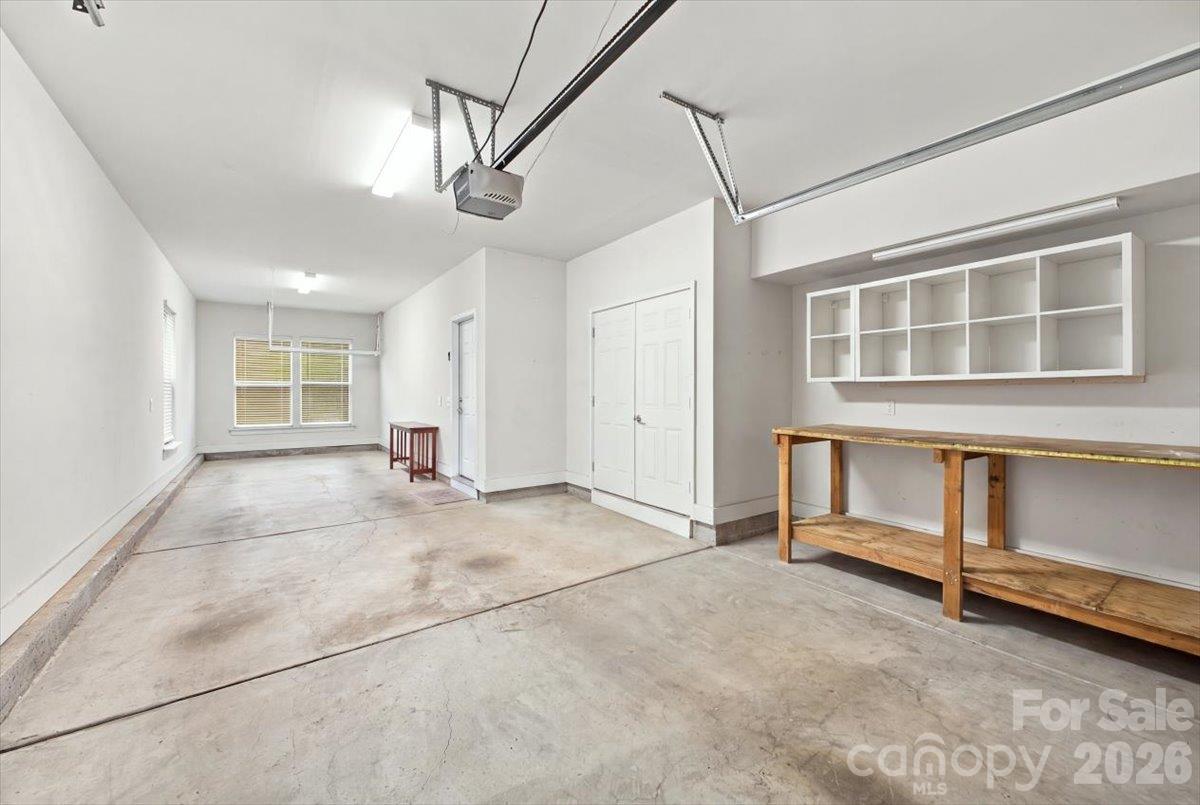 Tandem Garage - 12107 Brooklyn Avenue, Charlotte