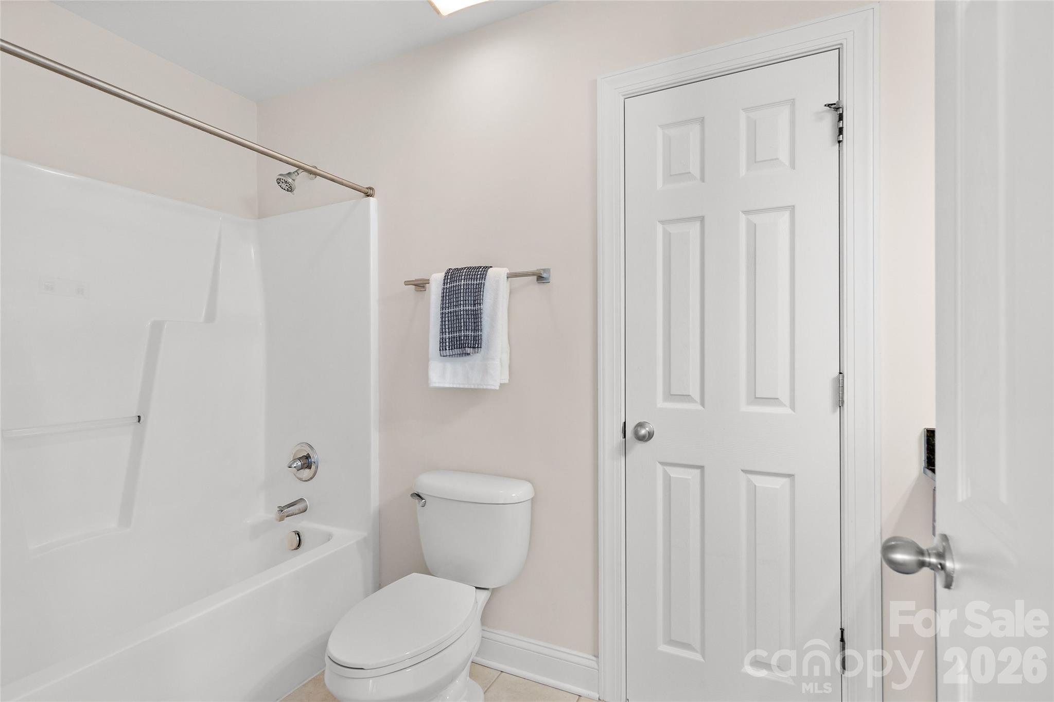 Single Family Residence at 3317 Bridgewick Road, Waxhaw, photo 24 of 31