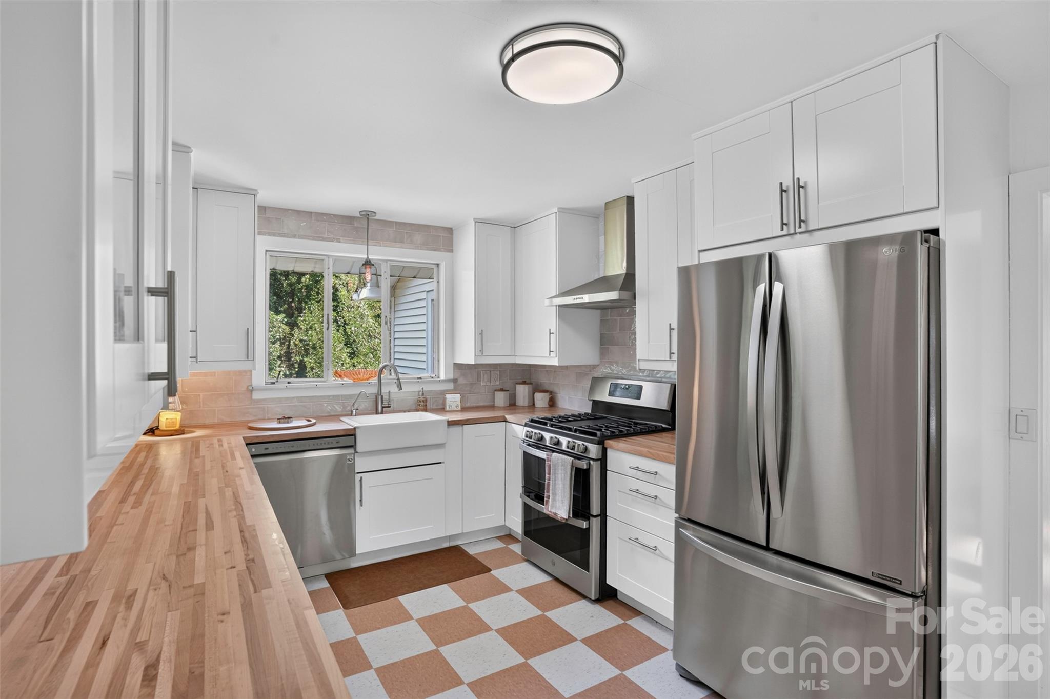 Single Family Residence at 409 Lockhart Road, Tryon, photo 19 of 42