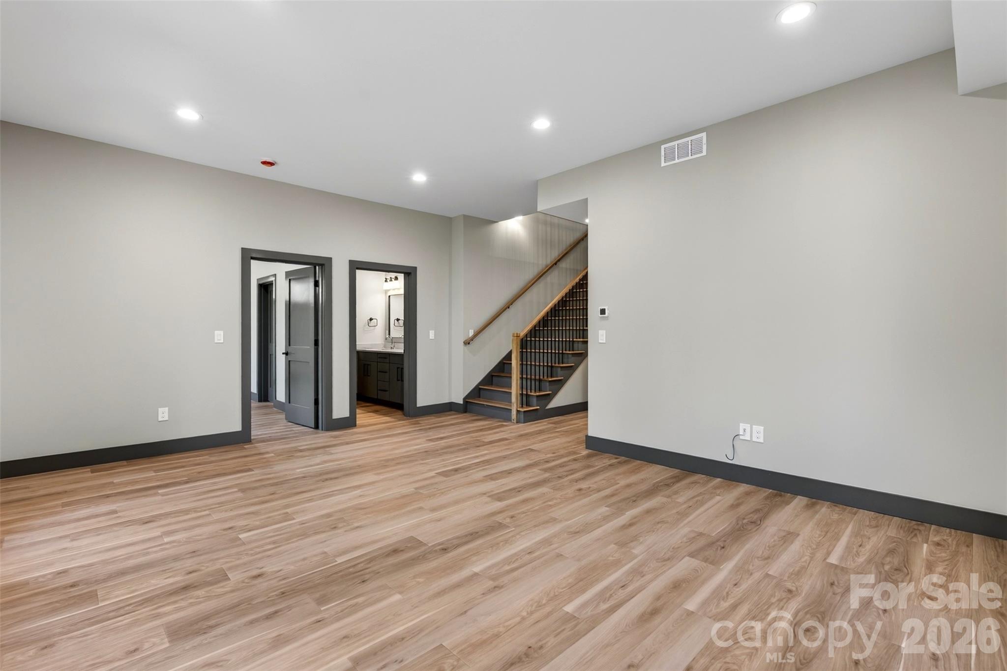 Lower Living - 51 Bear Tree Cove, Canton