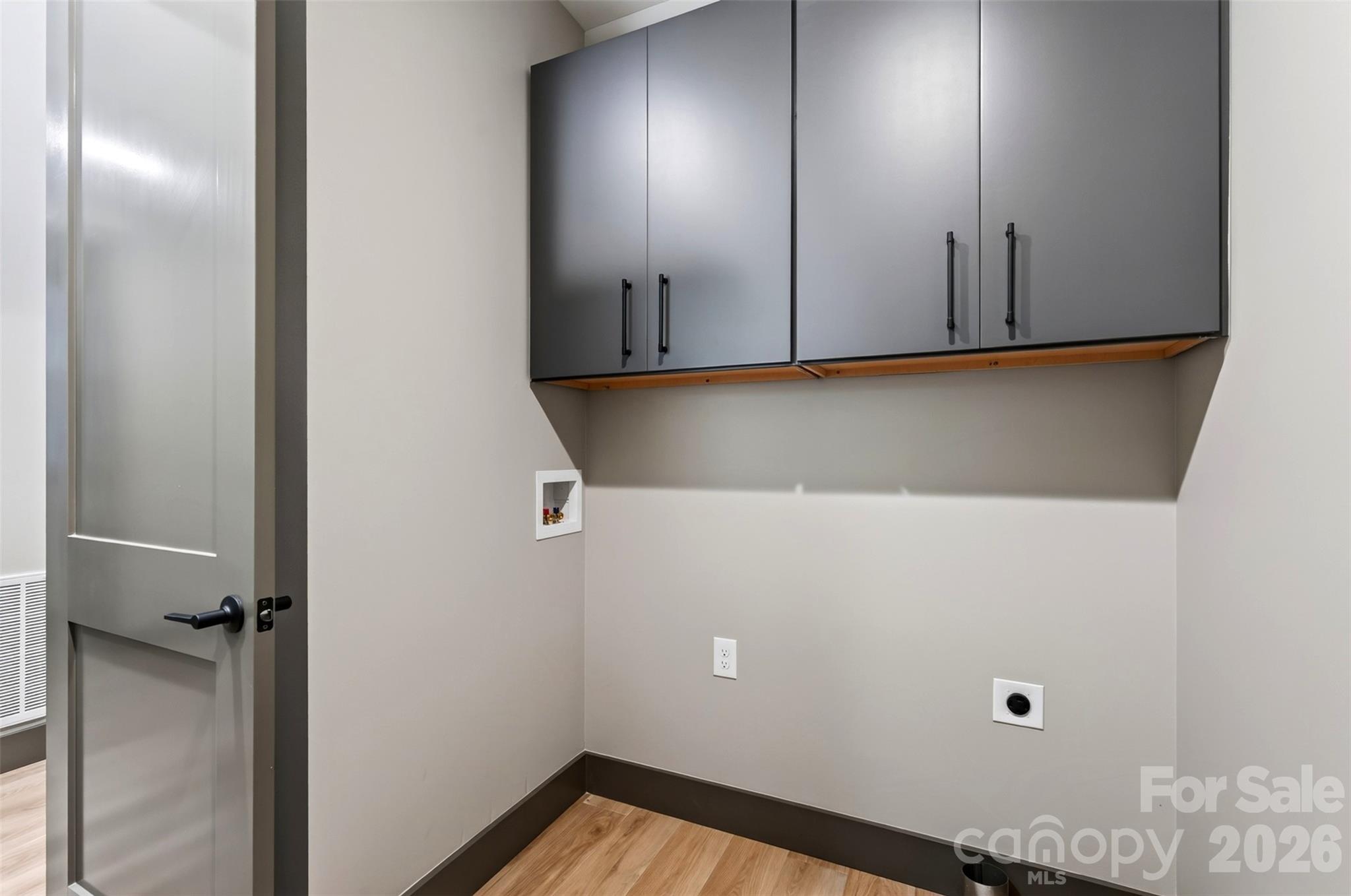 Laundry (Main) - 51 Bear Tree Cove, Canton