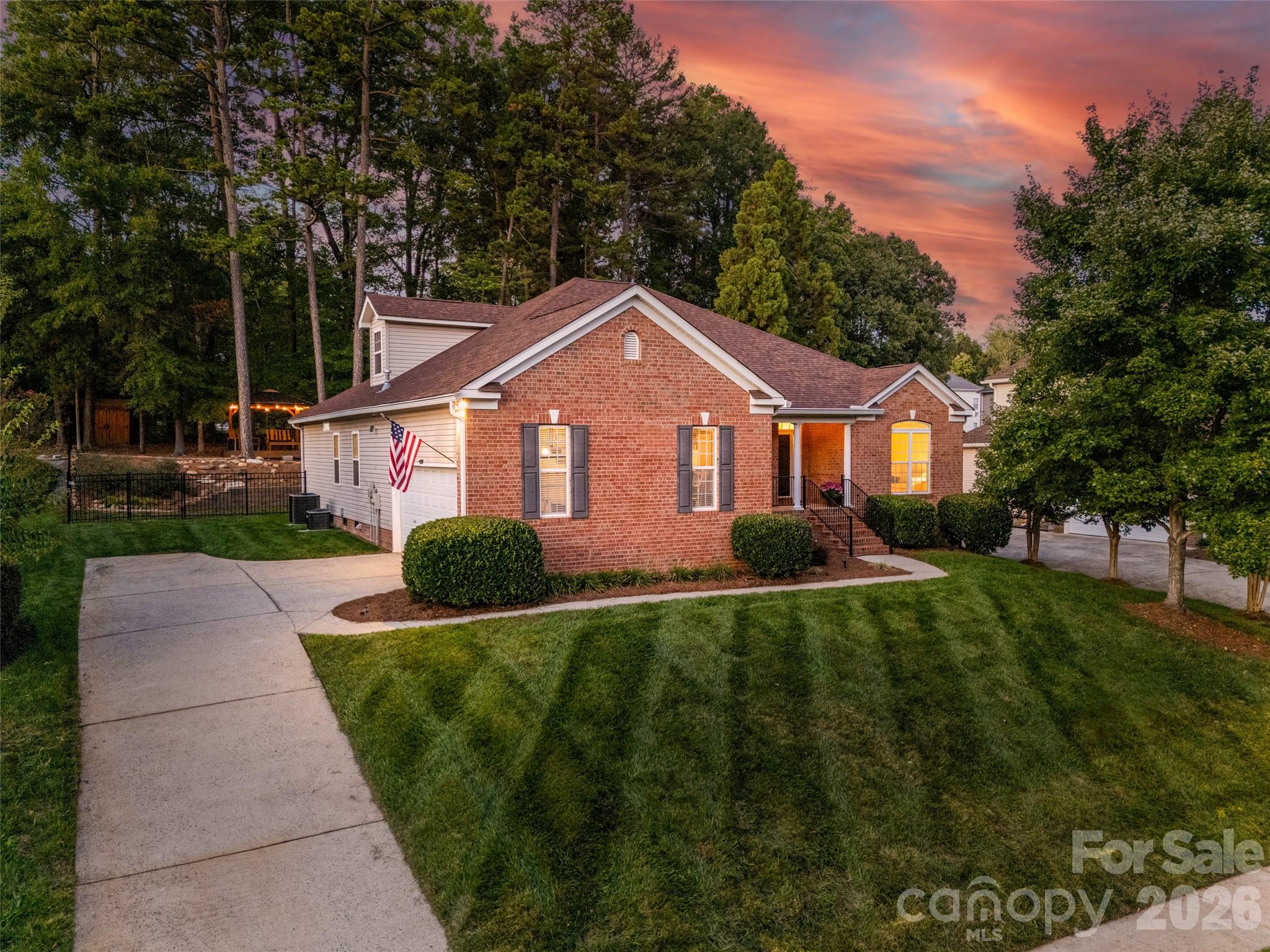 Single Family Residence at 1718 Sanridge Wind Lane, Charlotte, photo 38 of 39