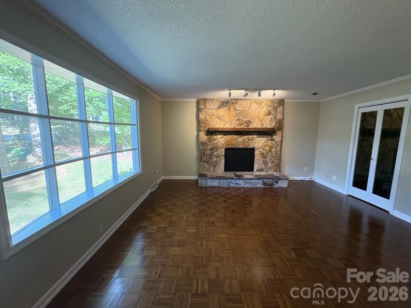 Single Family Residence at 210 Faye Court, King, photo 9 of 42