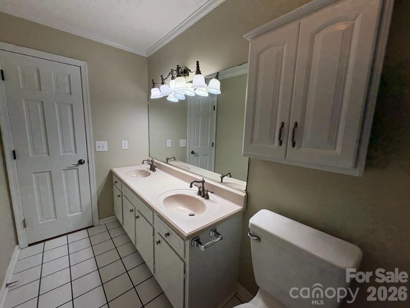 Single Family Residence at 210 Faye Court, King, photo 19 of 42