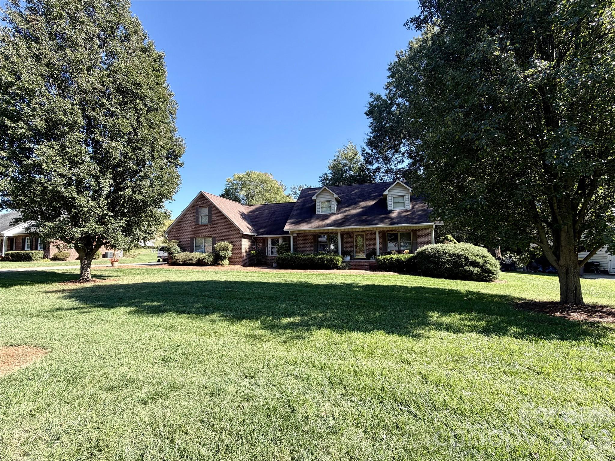 990 Royal Drive