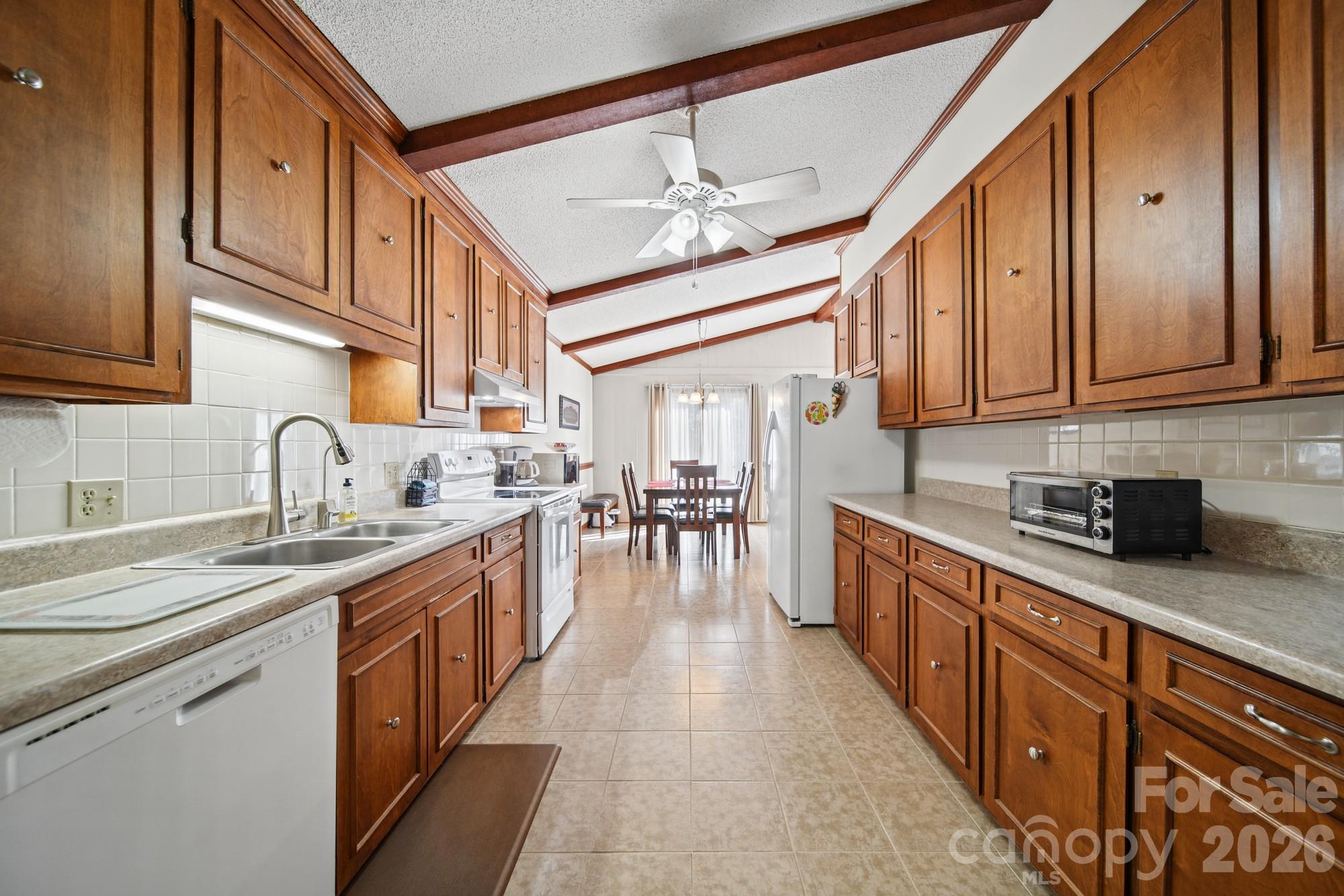 Kitchen - 306 Starmount Drive, Statesville