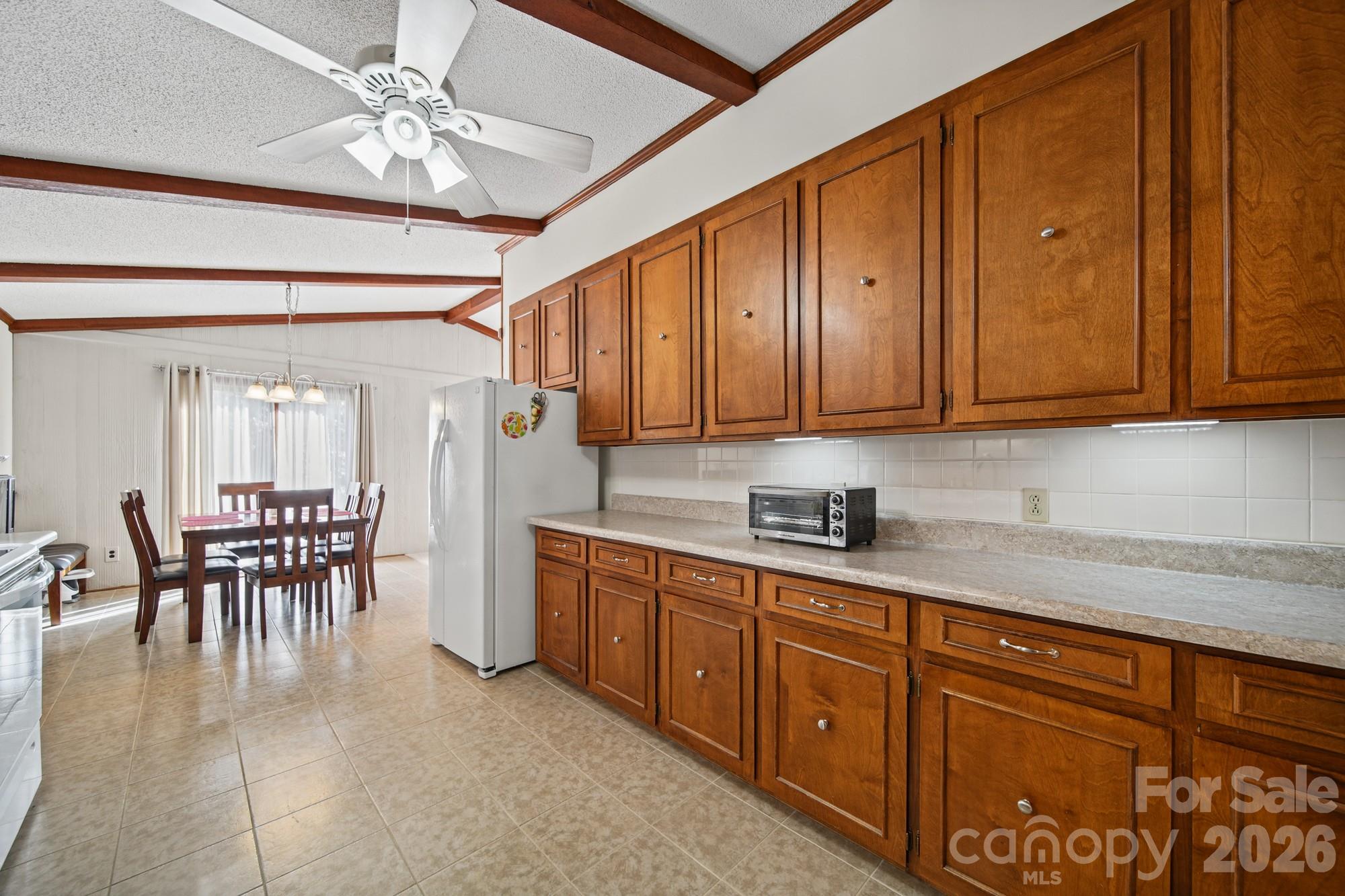 Kitchen - 306 Starmount Drive, Statesville