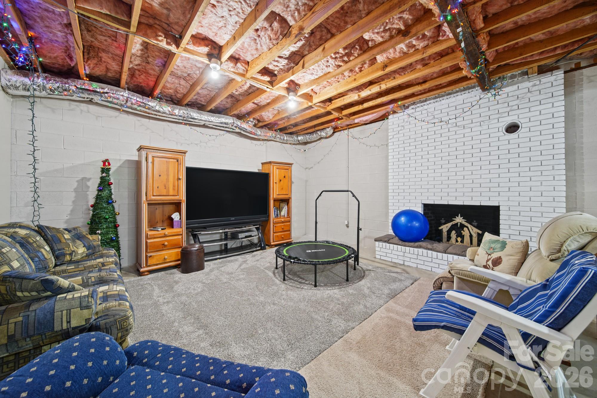 Den - 306 Starmount Drive, Statesville