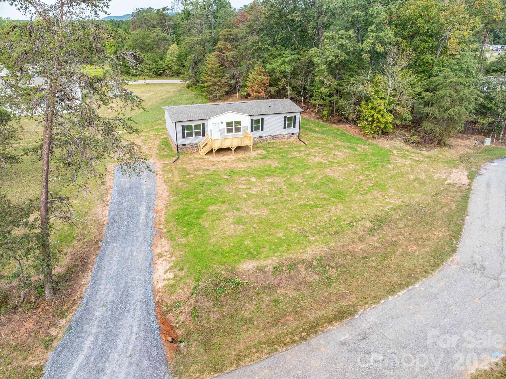 Single Family Residence at 207 Grassy Field Court, Lawndale, photo 2 of 43