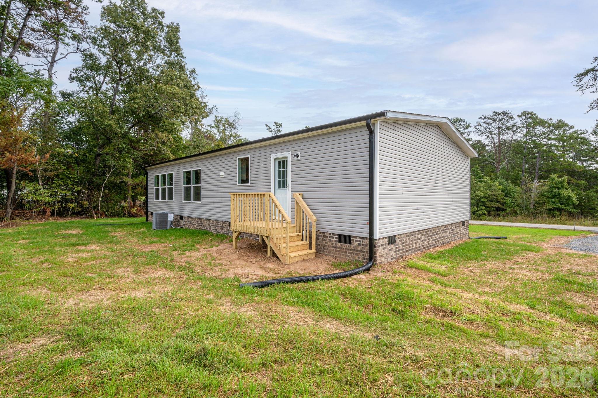 Single Family Residence at 207 Grassy Field Court, Lawndale, photo 34 of 43