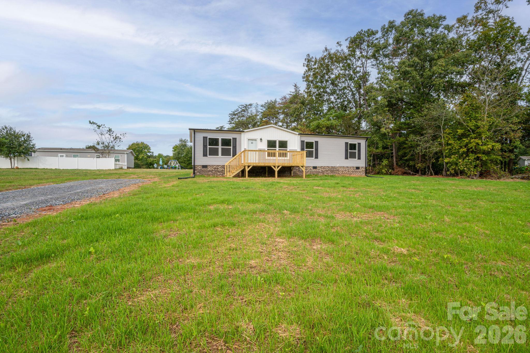 Single Family Residence at 207 Grassy Field Court, Lawndale, photo 39 of 43
