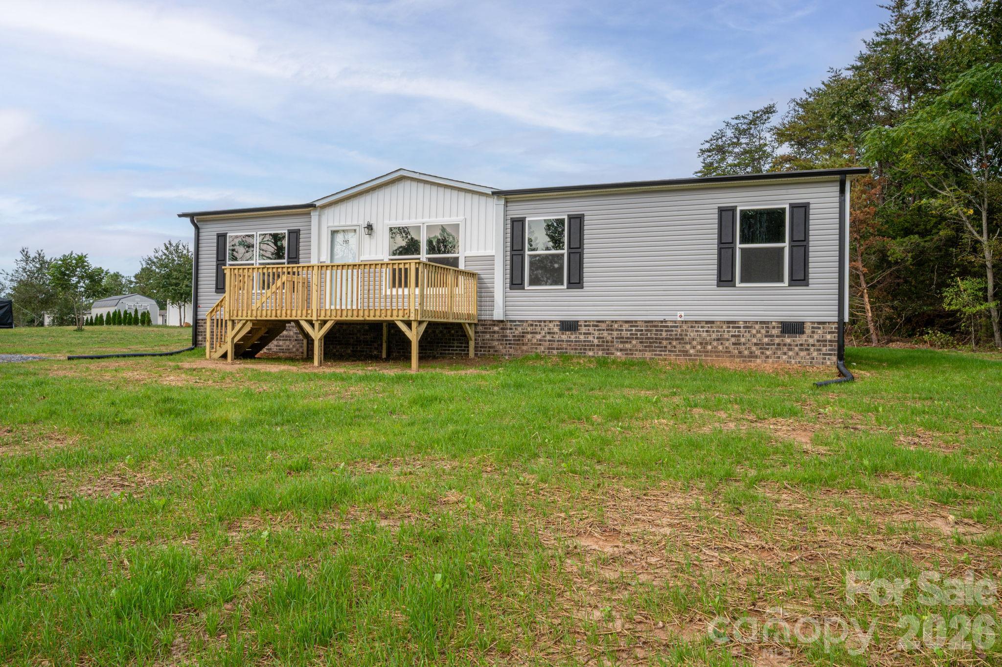 Single Family Residence at 207 Grassy Field Court, Lawndale, photo 41 of 43