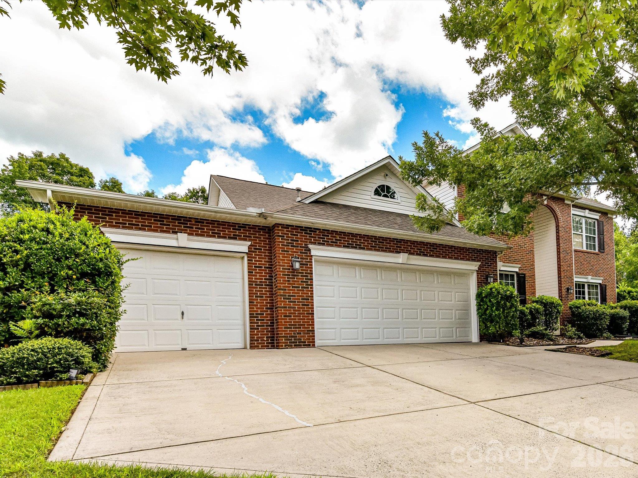 Rare 3 car garage and great curb appeal! - 1788 Oakmont Drive, Denver