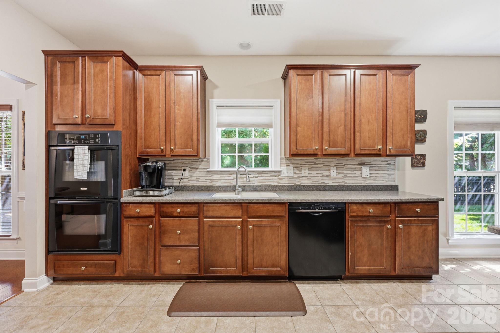 Kitchen - 4405 Squirrel Trail Lane, Charlotte