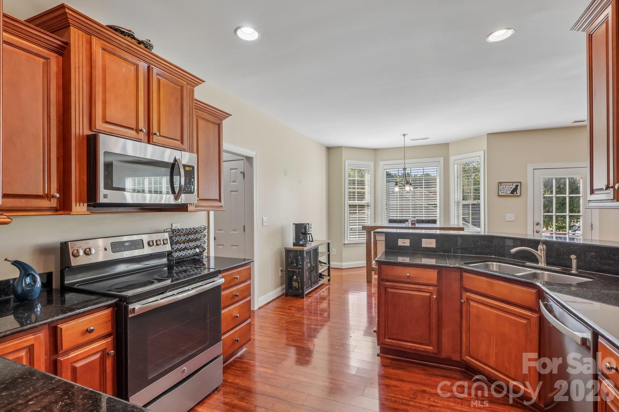 Single Family Residence at 8645 Ridgeline Lane, Charlotte, photo 12 of 35