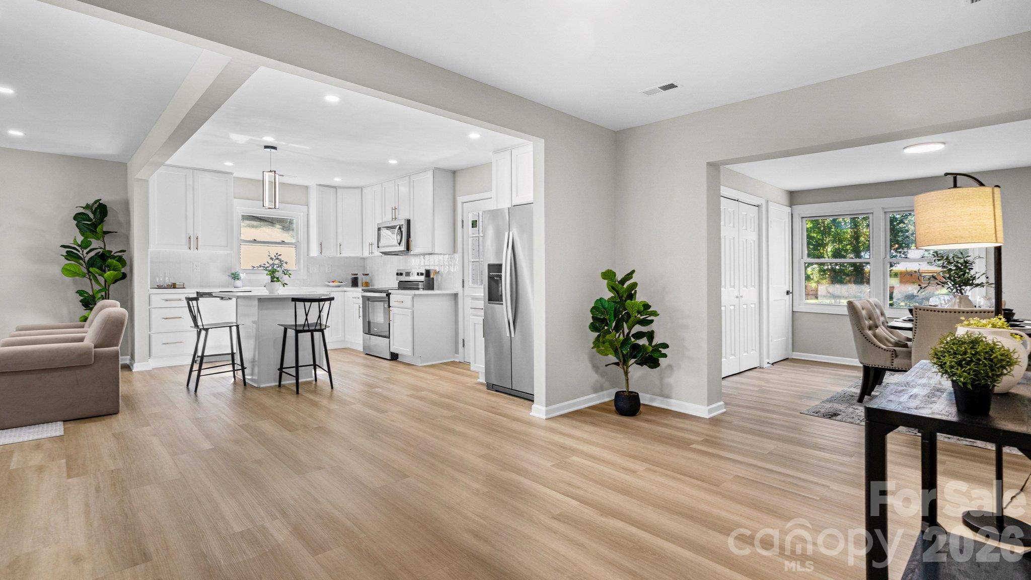 Single Family Residence at 708 Aintree Road, Charlotte, photo 16 of 38