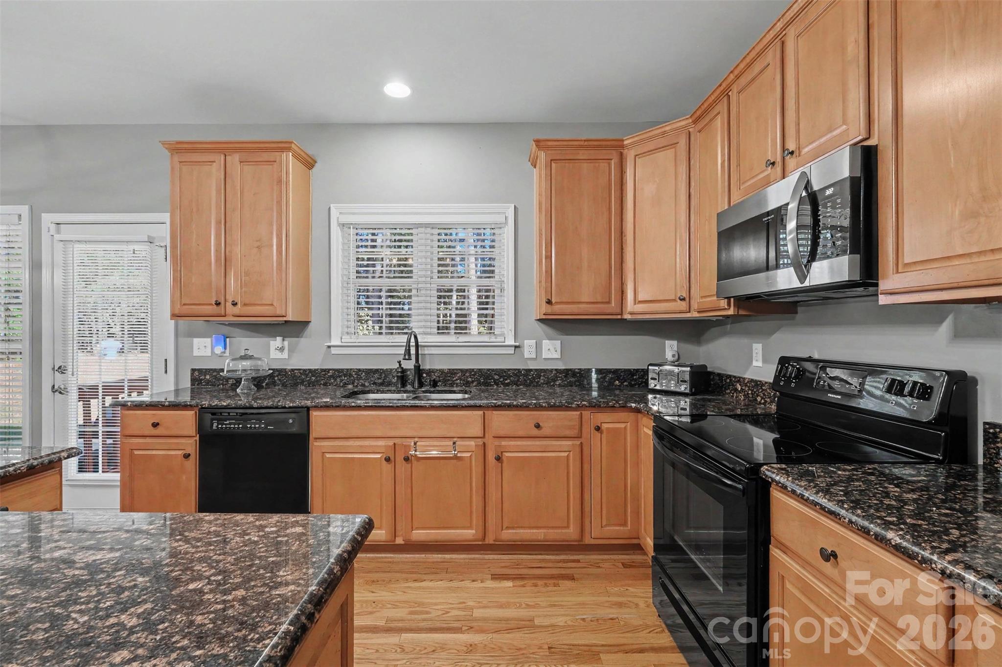 Single Family Residence at 11538 Shimmering Lake Drive, Charlotte, photo 8 of 48