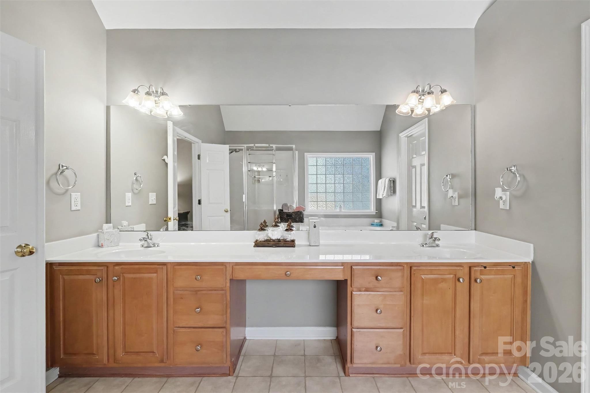 Single Family Residence at 11538 Shimmering Lake Drive, Charlotte, photo 23 of 48