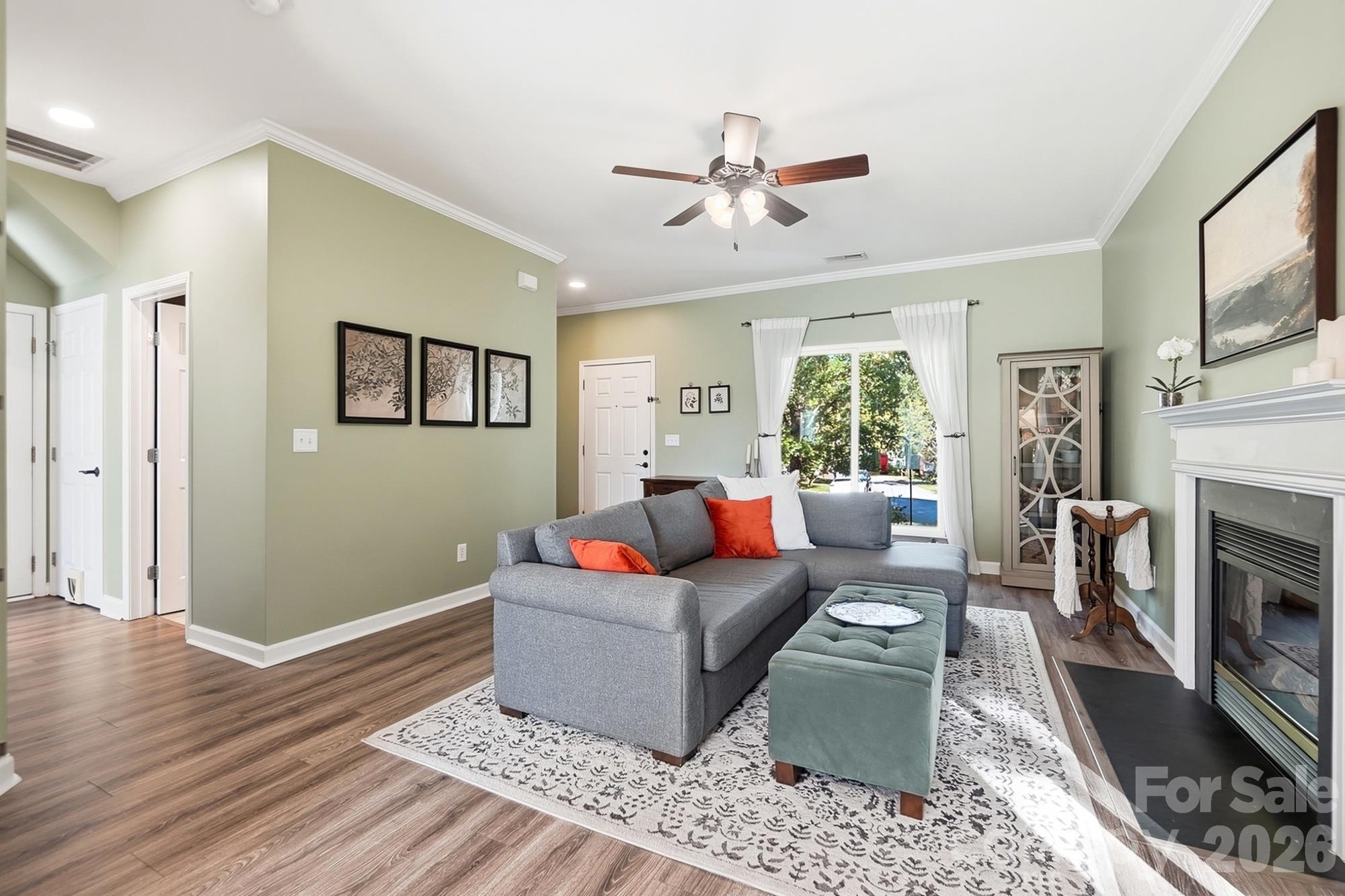 Single Family Residence at 2822 Carriage Crossing Drive, Matthews, photo 5 of 37