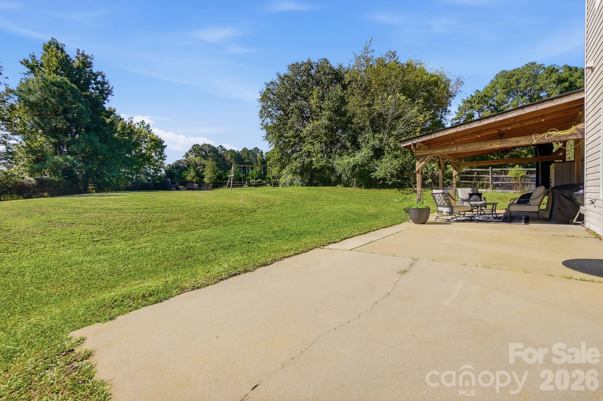 Single Family Residence at 2822 Carriage Crossing Drive, Matthews, photo 30 of 37