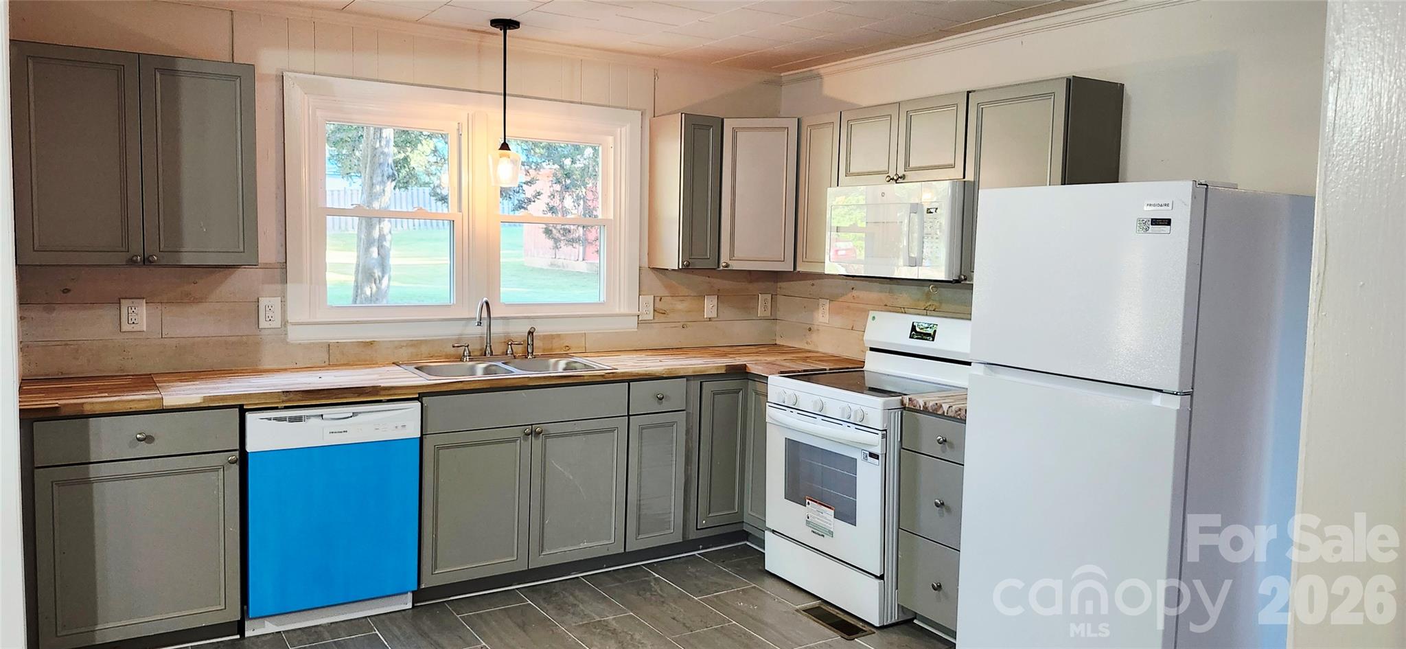 Single Family Residence at 200 Staton Road, Gastonia, photo 5 of 22