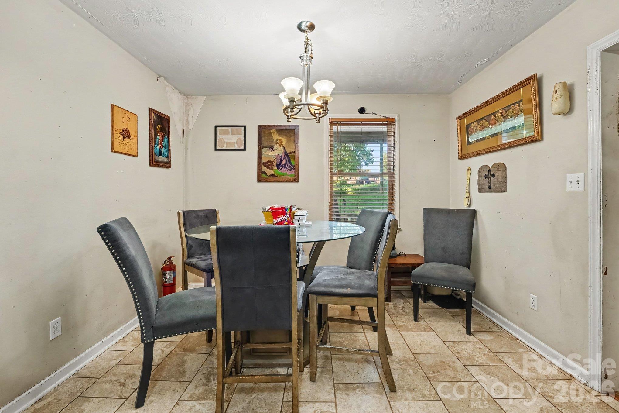 Single Family Residence at 2505 Point Street, Claremont, photo 6 of 24