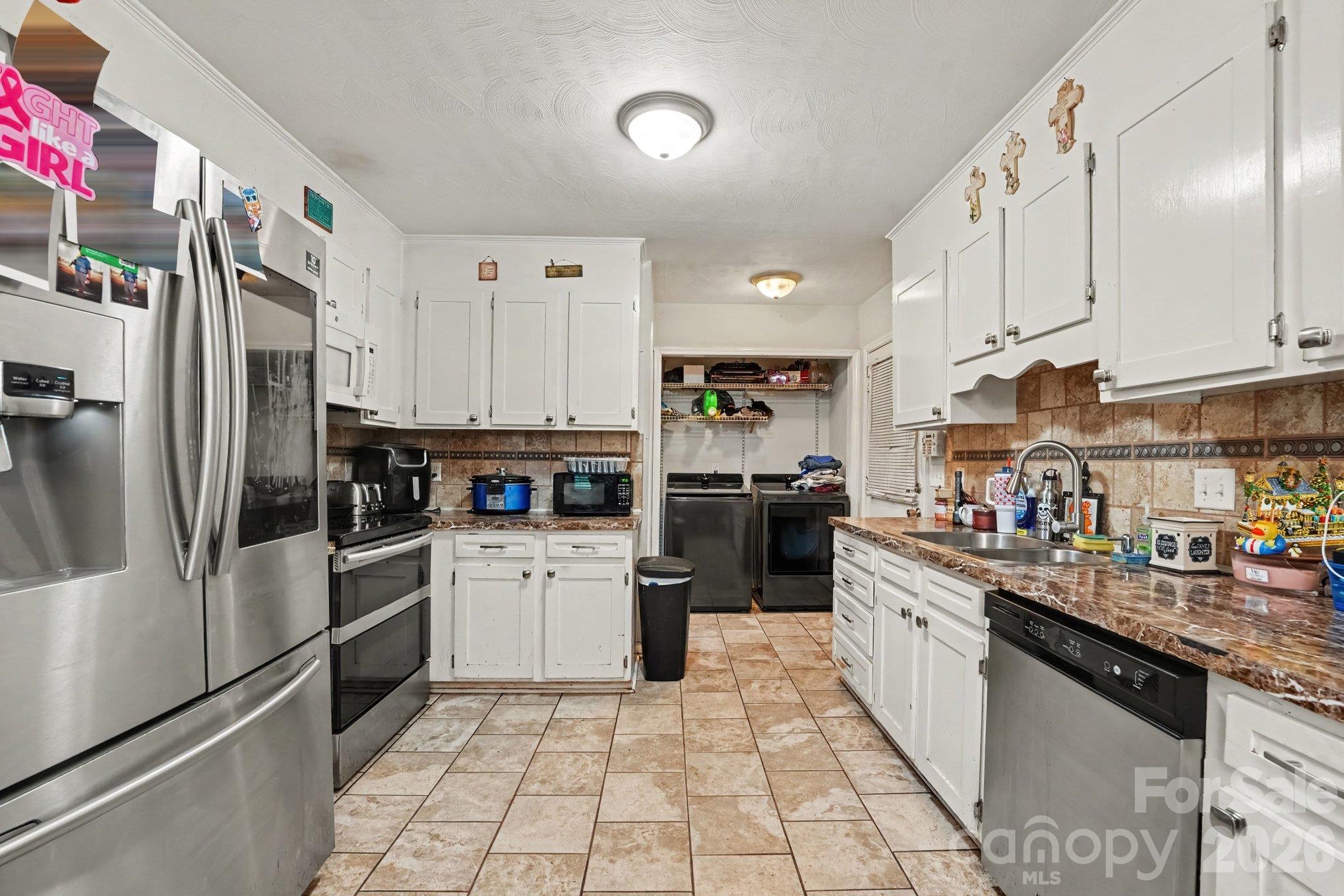 Single Family Residence at 2505 Point Street, Claremont, photo 7 of 24