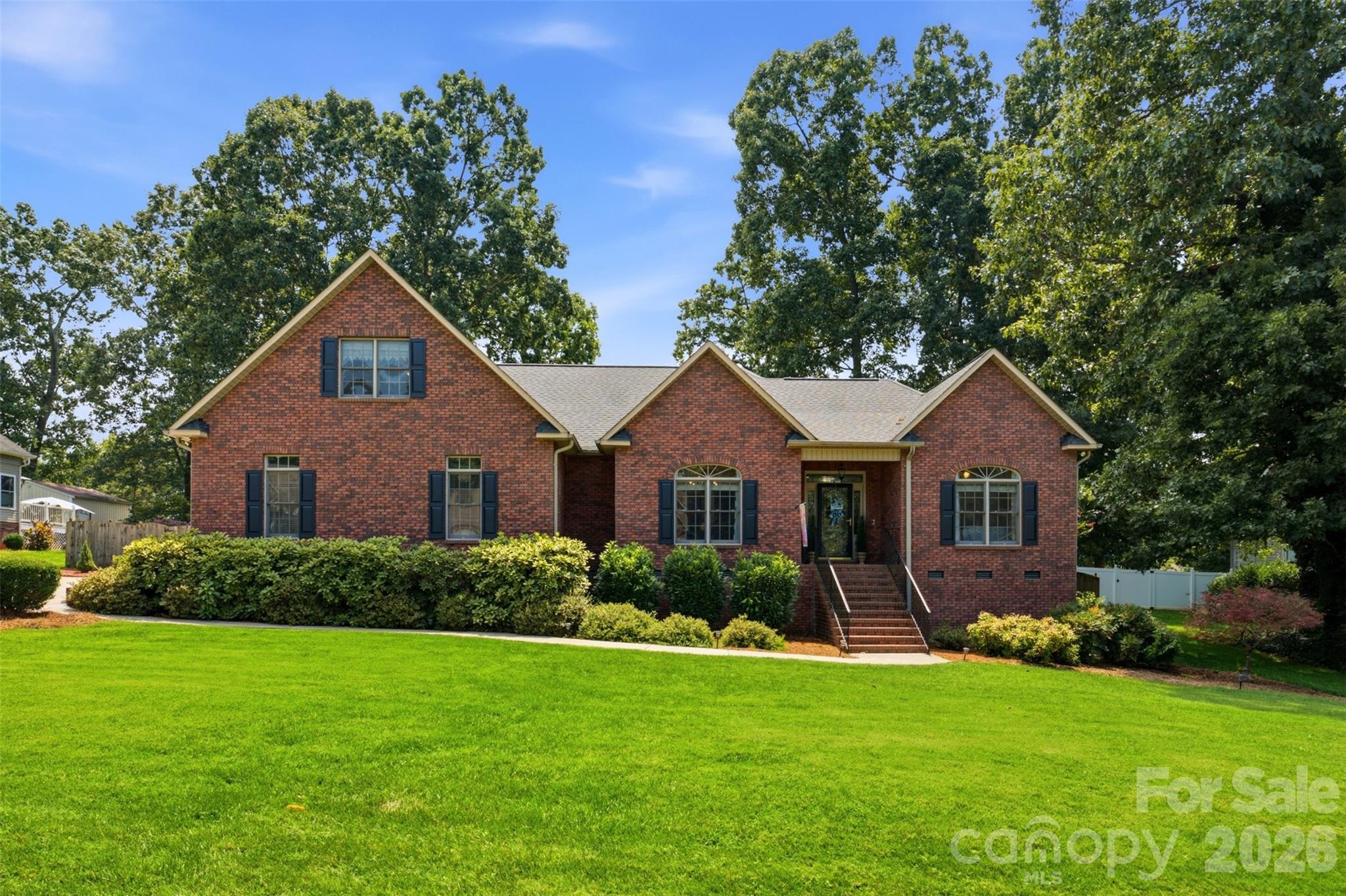 Single Family Residence at 150 Saddlewood Lane, Statesville, photo 2 of 36