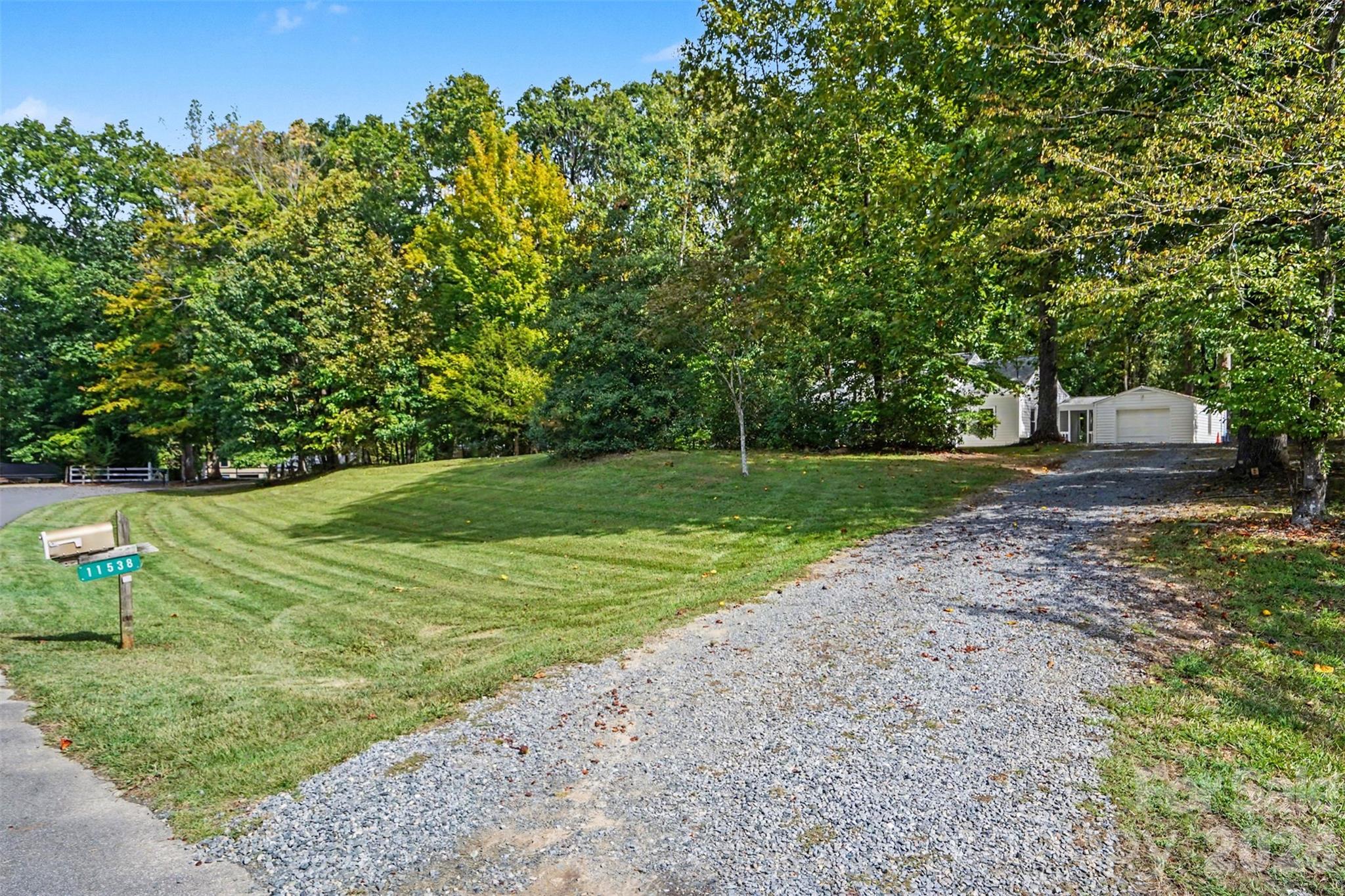 Single Family Residence at 11538 Gelding Drive, Charlotte, photo 37 of 40