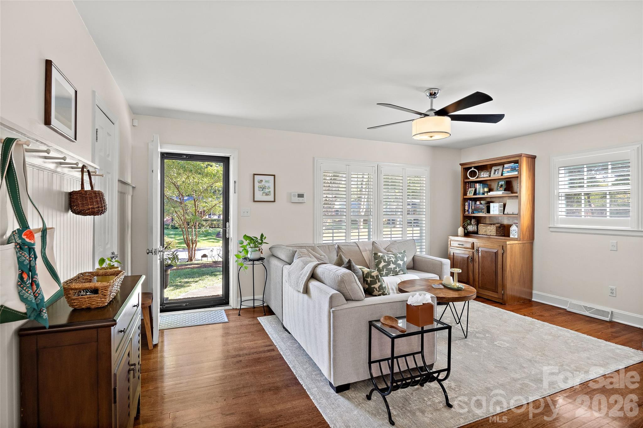 Single Family Residence at 5908 Brookhaven Road, Charlotte, photo 6 of 45