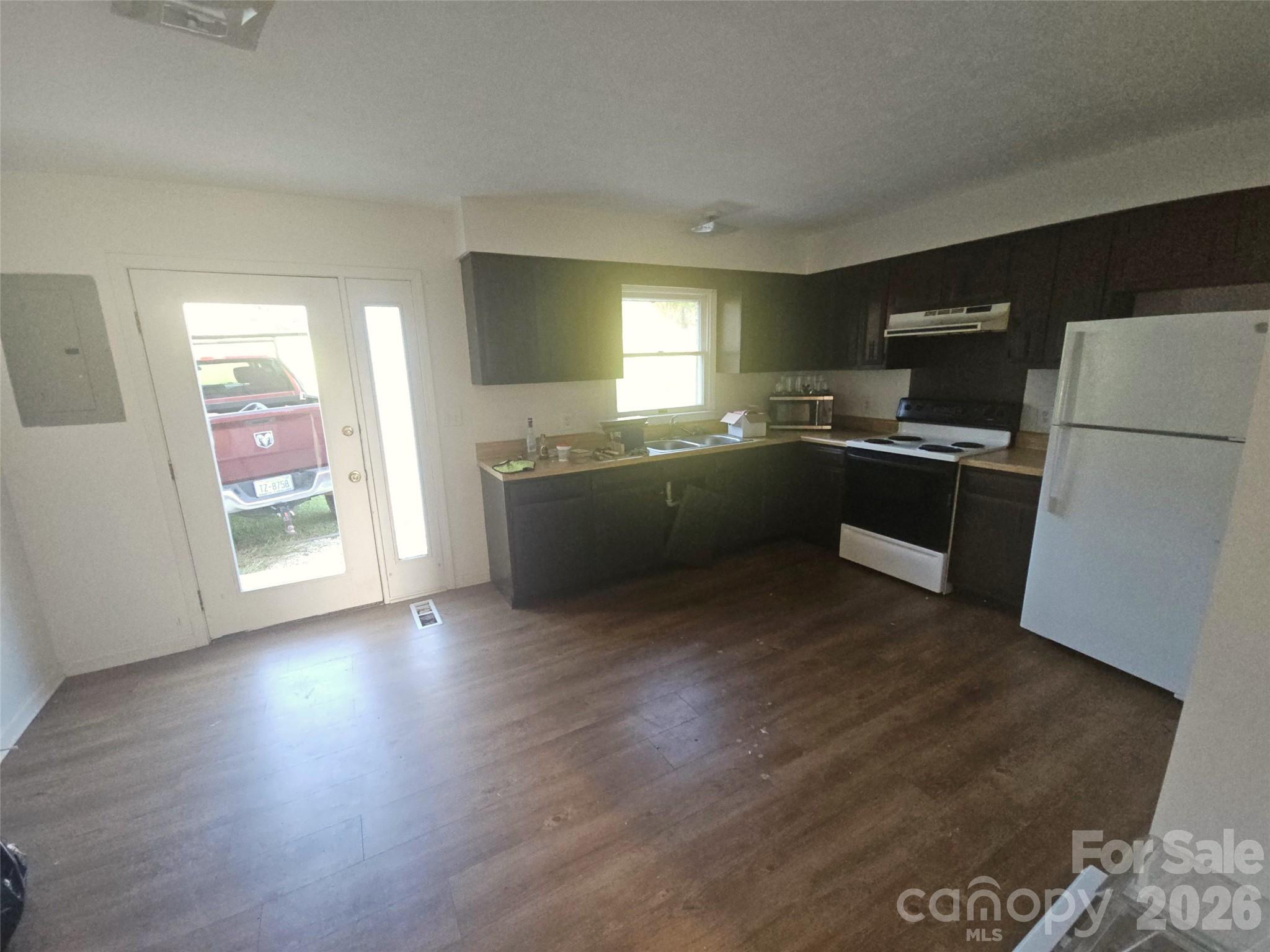 Apartment at 1906 Old Spartanburg Road, Hendersonville, photo 6 of 13