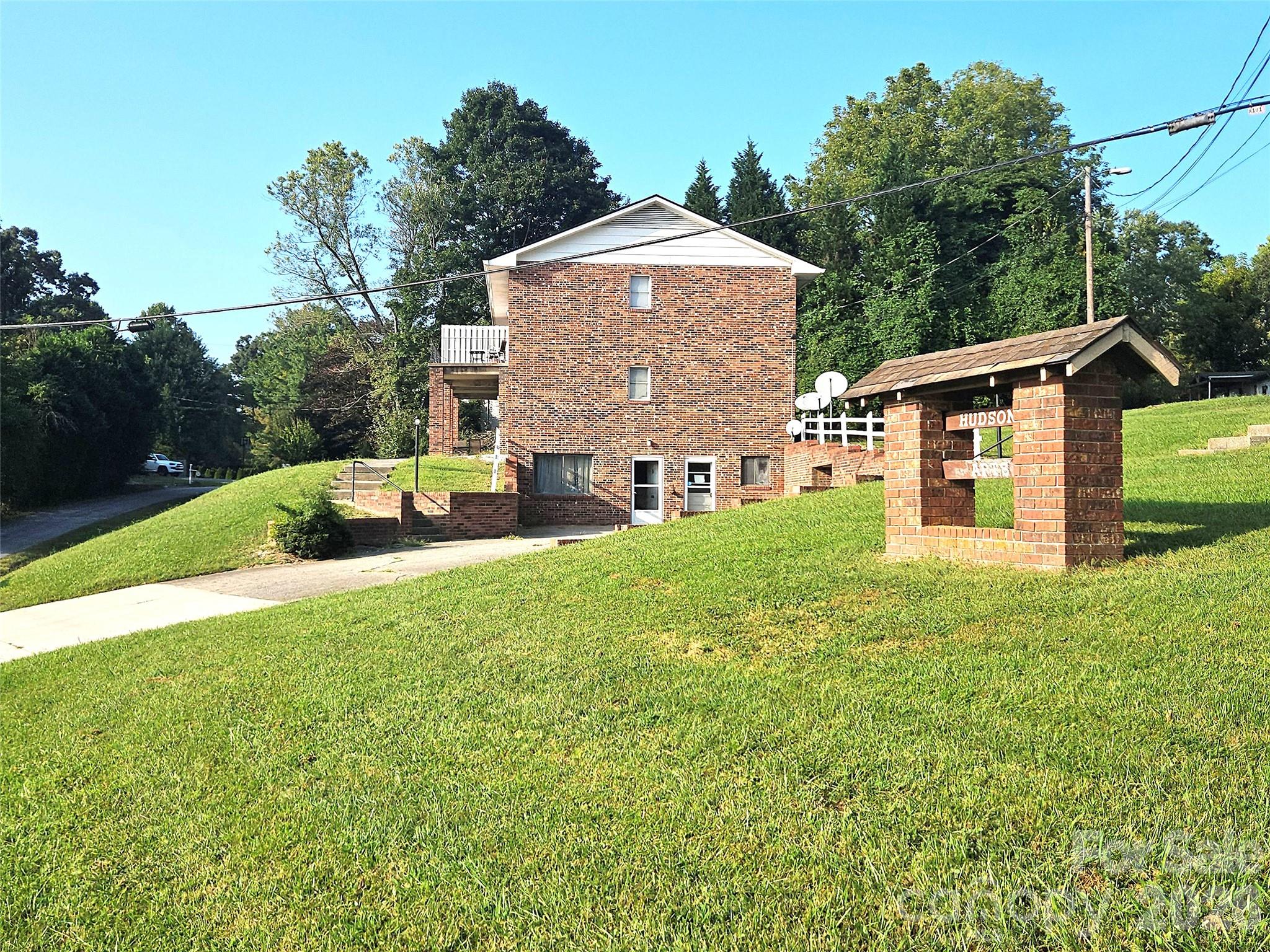 Apartment at 1906 Old Spartanburg Road, Hendersonville, photo 13 of 13