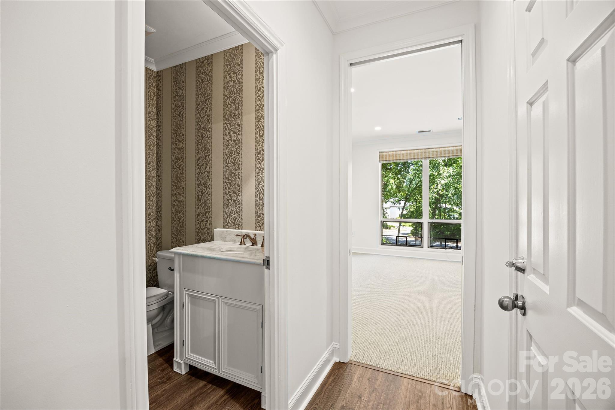 Hall bath - 922 Cherokee Road, Charlotte