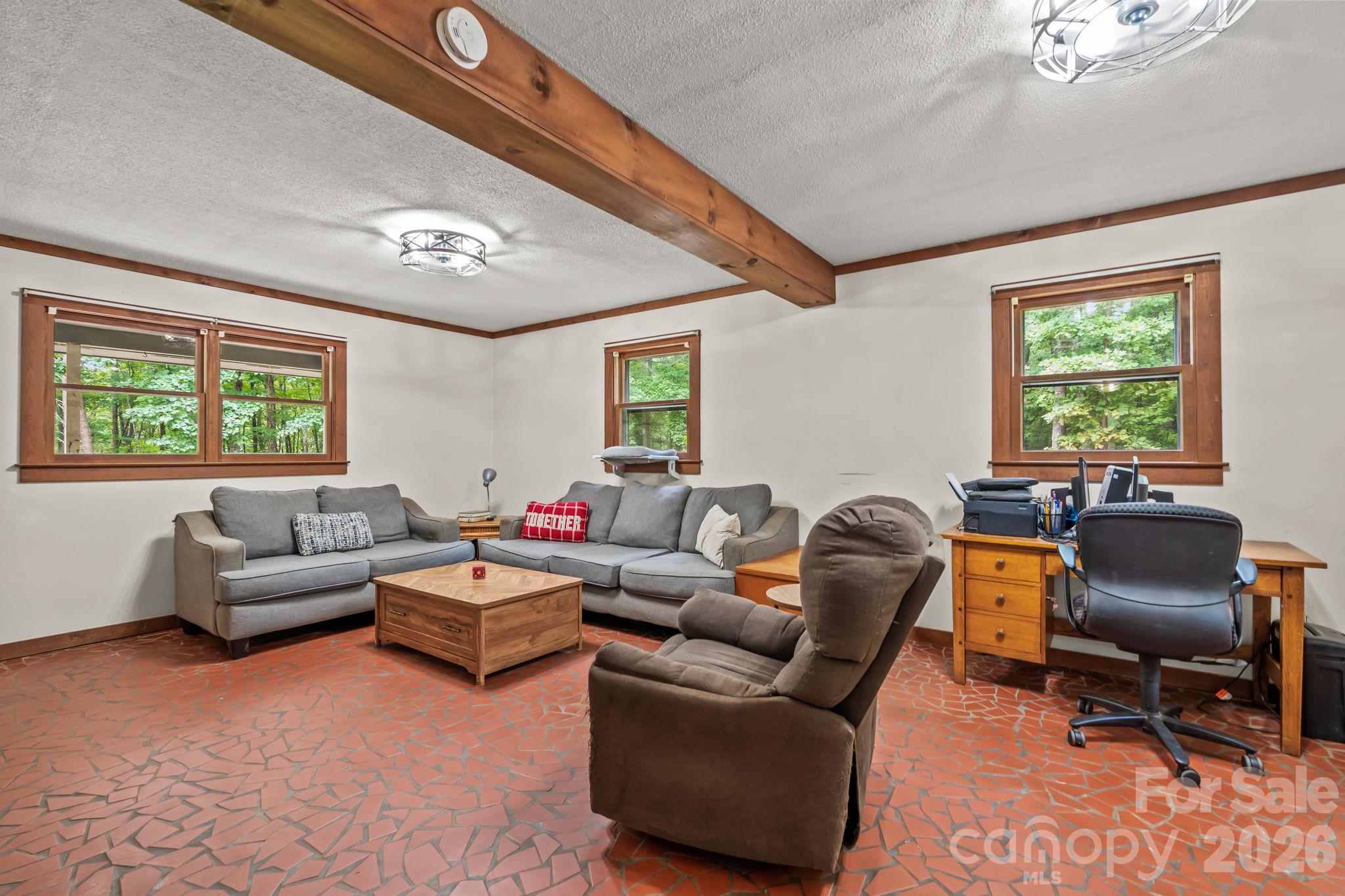 Single Family Residence at 505 Tipperary Lane, Denton, photo 11 of 42
