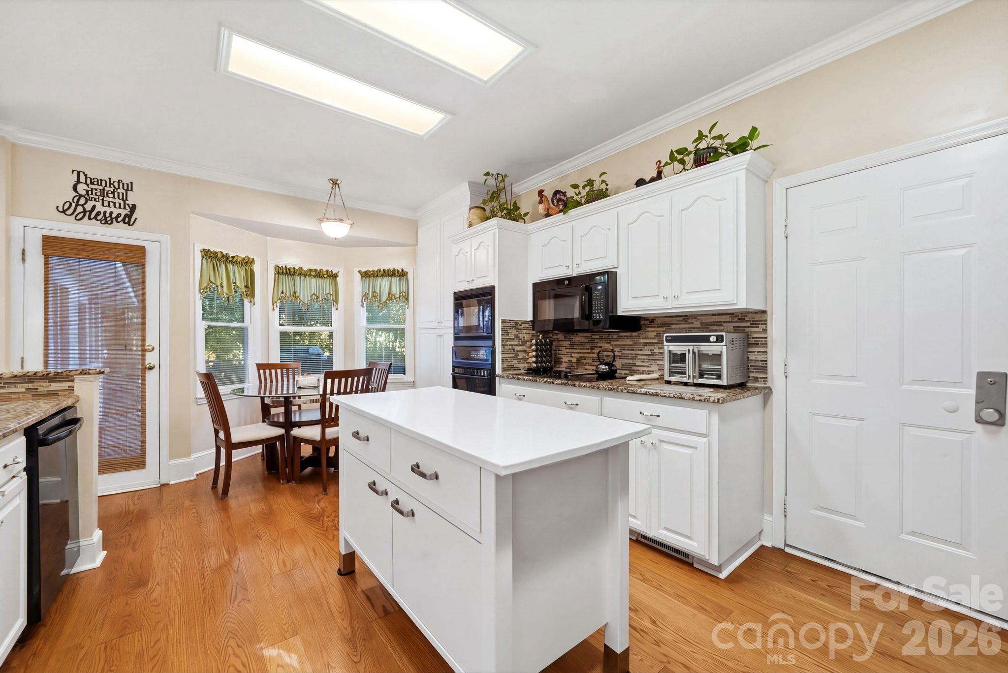 Single Family Residence at 1121 Hillshire Meadow Drive, Matthews, photo 18 of 47
