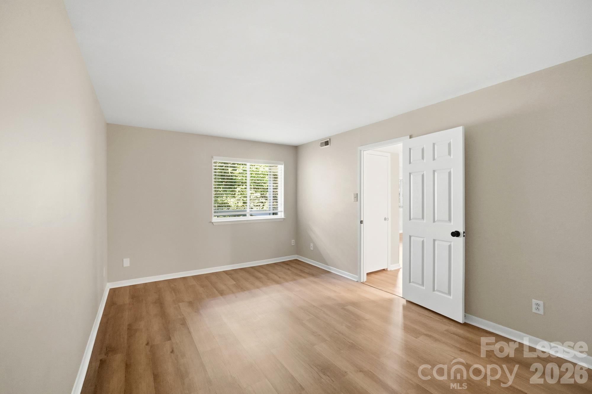 Condominium at 6132 Heath Ridge Court, Charlotte, photo 14 of 20
