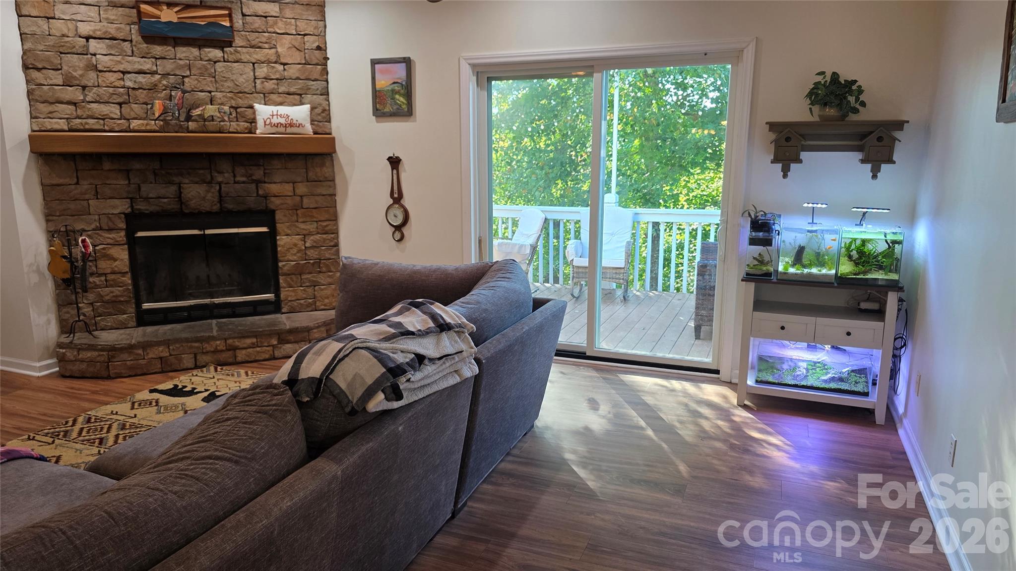 So Cozy by the fireplace - 52 Enochs Way Way, Fletcher