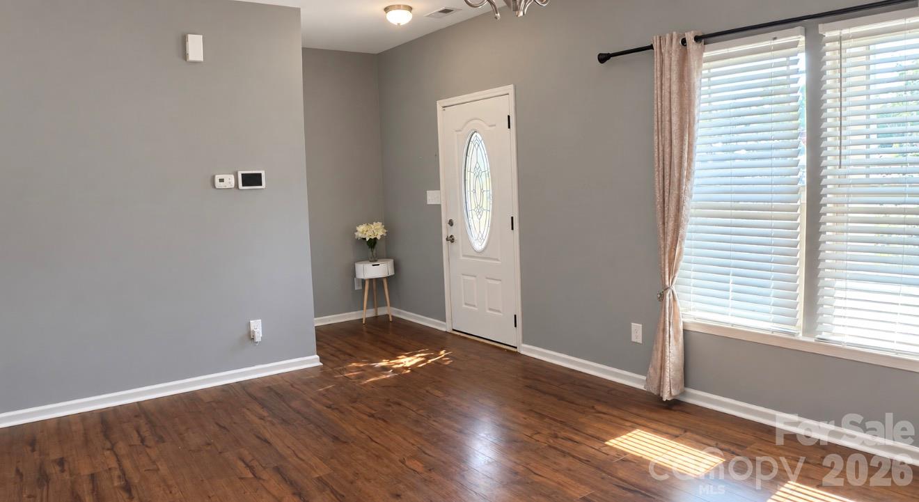 Single Family Residence at 103 Jade Circle, Knightdale, photo 7 of 37